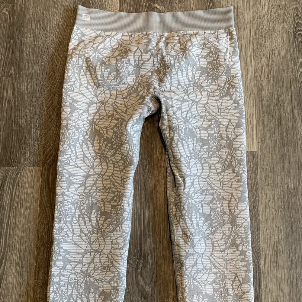 Fabletics Gray Floral Seamless Capri Leggings